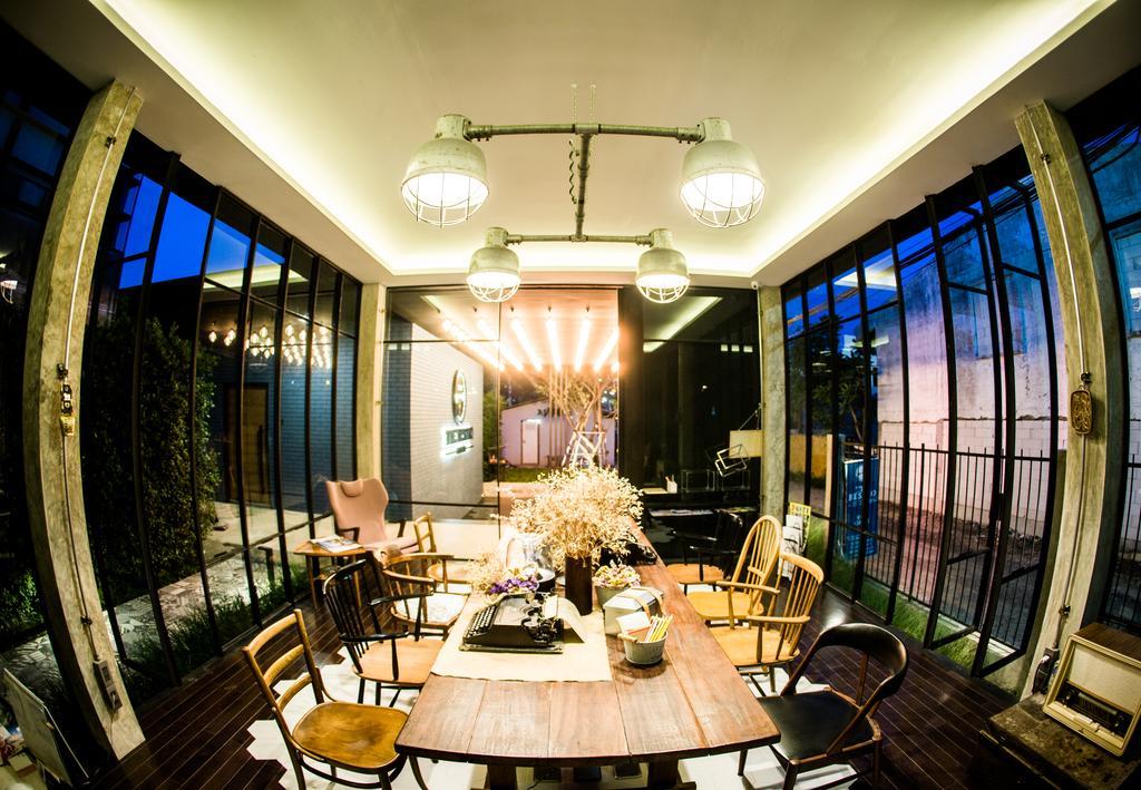 The Restro Hotel Hua Hin Bagian luar foto