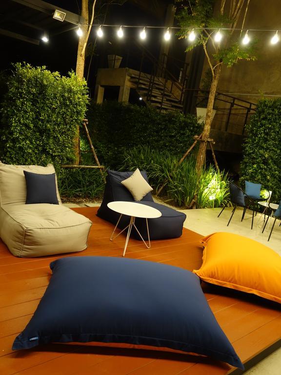 The Restro Hotel Hua Hin Bagian luar foto