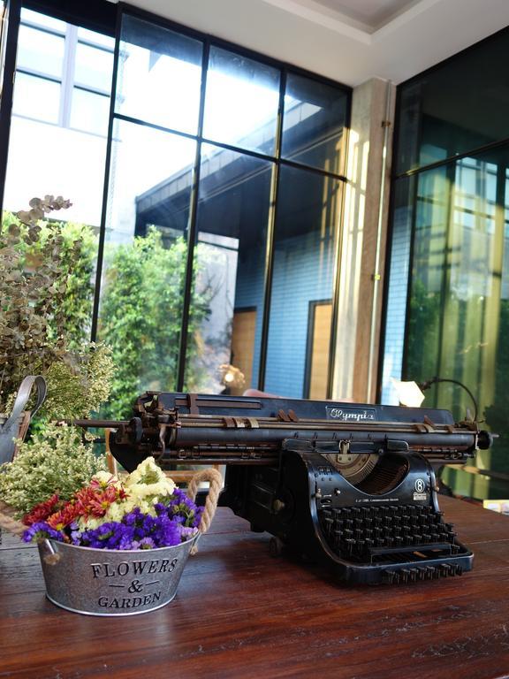 The Restro Hotel Hua Hin Bagian luar foto