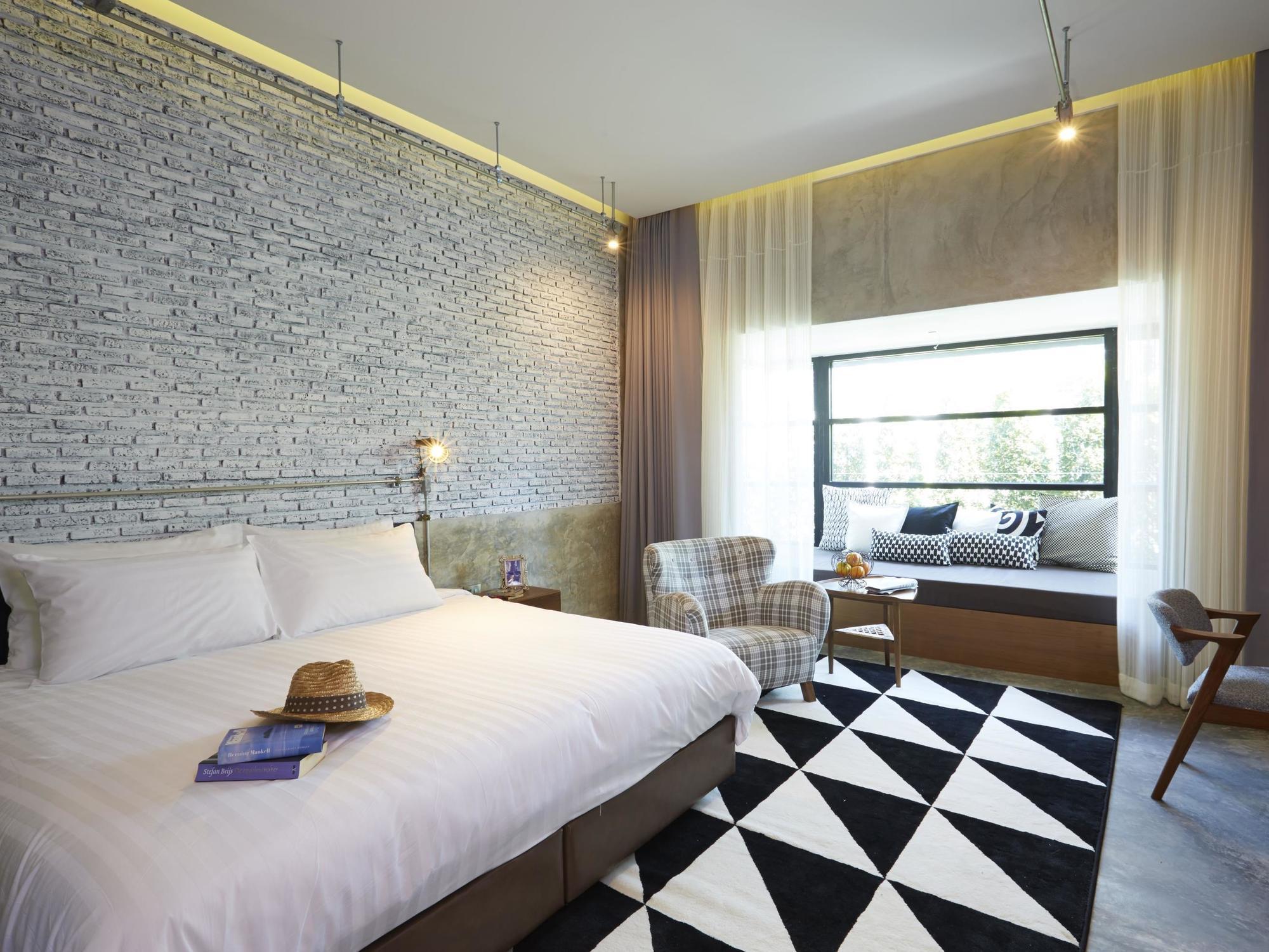 The Restro Hotel Hua Hin Bagian luar foto
