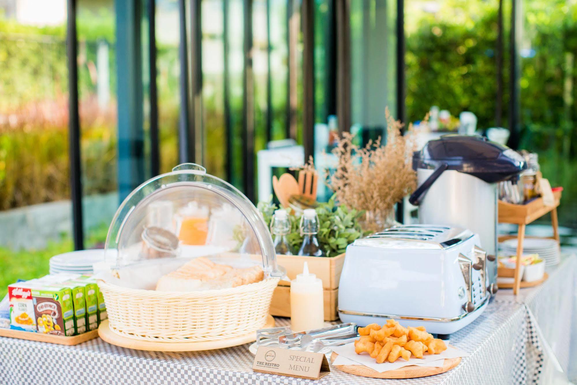 The Restro Hotel Hua Hin Bagian luar foto